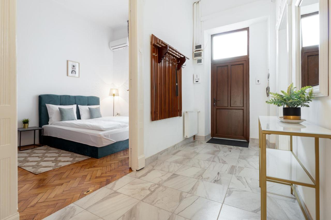 Roman Flat Oradea Exterior foto